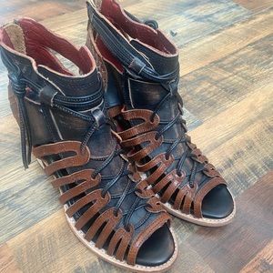 Freebird by Steven WAZEE boots Size 9!!